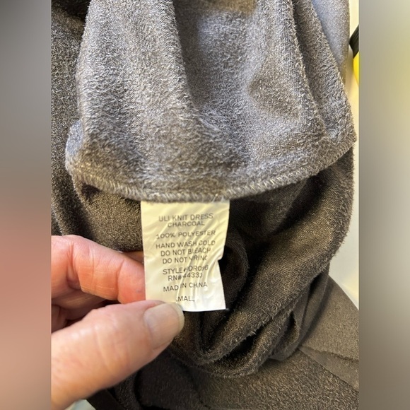 PPLA Uli knit charcoal midi dress with drop waist and rough cut sleeves and hem - Picture 2 of 7